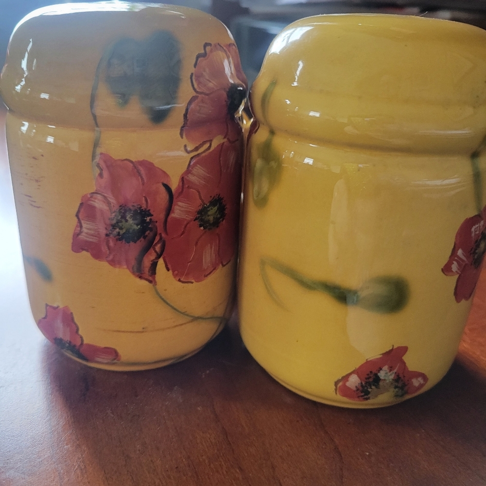 FLEUR ROUGE Yellow Ceramic Salt Pepper Shakers with Red Floral Design